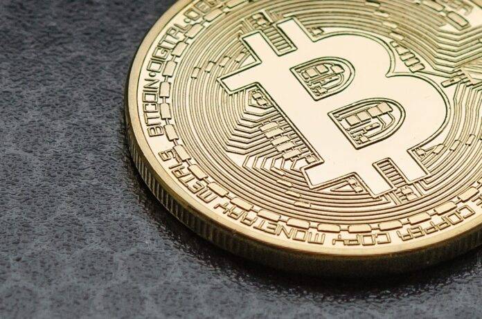 Bloomberg-analytiker siger, at Bitcoin kan starte en ny supercyklus, da BTC klarer sig bedre end guld