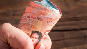 由于对贬值的担忧加剧，玻利维亚中央银行直接向公民出售美元