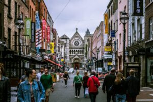 Finovate Global Ireland: Hiring Tech Talent, Banning ChatGPT, and Shining a Spotlight on Fintech i Nordirland