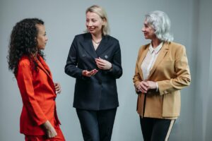 خواتین کے عالمی دن پر FinovateEurope کے سینٹر کے اسٹیج مقررین کی نمائش