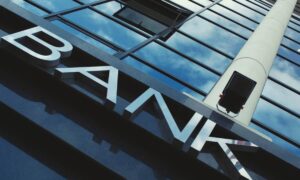 امریکی بینکنگ بحران کے درمیان بٹ کوائن ترقی کر سکتا ہے، مالیاتی مشیر برنسٹین نے زور دیا
