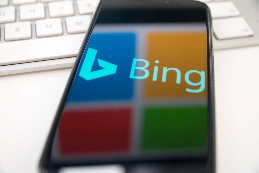 谷歌将更多 AI 塞进搜索中，苹果、三星围绕 Bing 嗅探