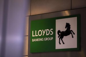 Transakcje: Lloyds Bank uruchamia usługę płatności