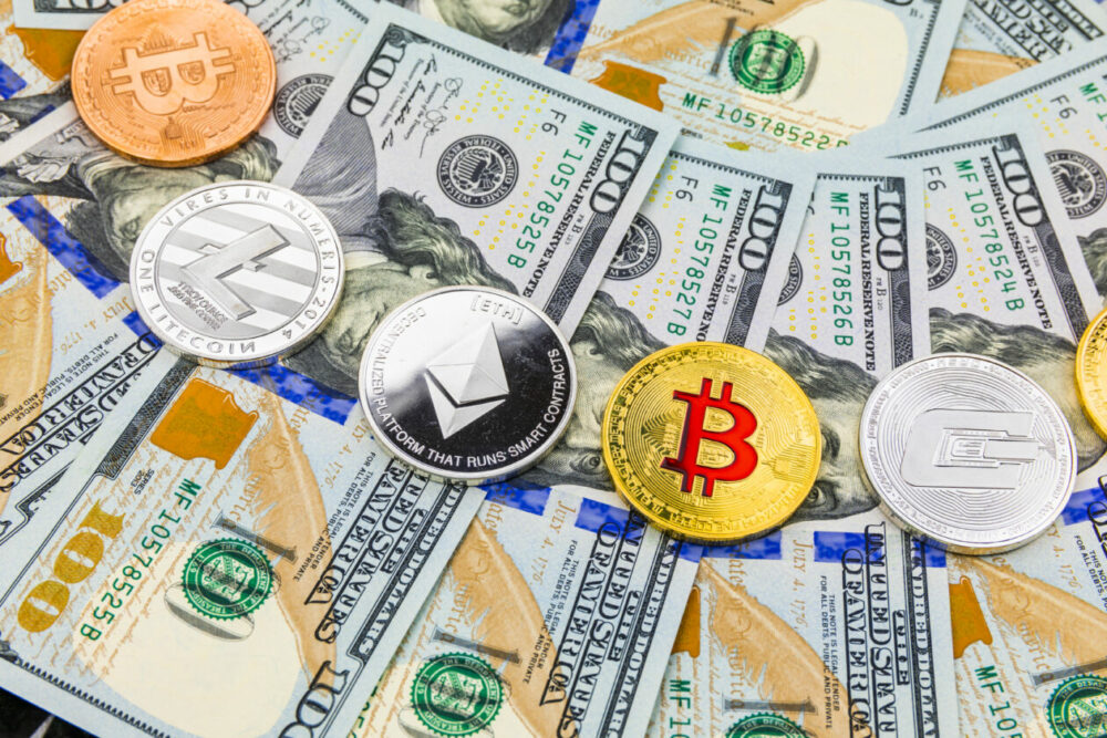 Bitcoin, Ether tombent avec la plupart des 10 meilleurs cryptos; Les contrats à terme américains augmentent avant les négociations sur le plafond de la dette