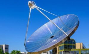 Geconcentreerde zonnereactor genereert ongekende hoeveelheden waterstof - Physics World