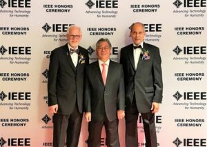 DENSO, QR 코드 개발 및 사용 확산 기념식에서 IEEE 기업 혁신상 수상