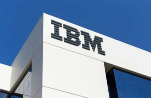 IBMs motto er "Tenk" - konsernsjefen regner med at AI kan gjøre det like bra som noen arbeidere