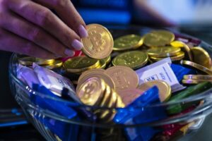 Bitcoin overtreedt $ 30, aangewakkerd door Powell's feedback, Spot ETF-aanmeldingen - CryptoInfoNet