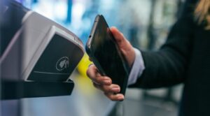 Økende grenser for kontaktløs betaling: den nye normen for raske og sikre transaksjoner?