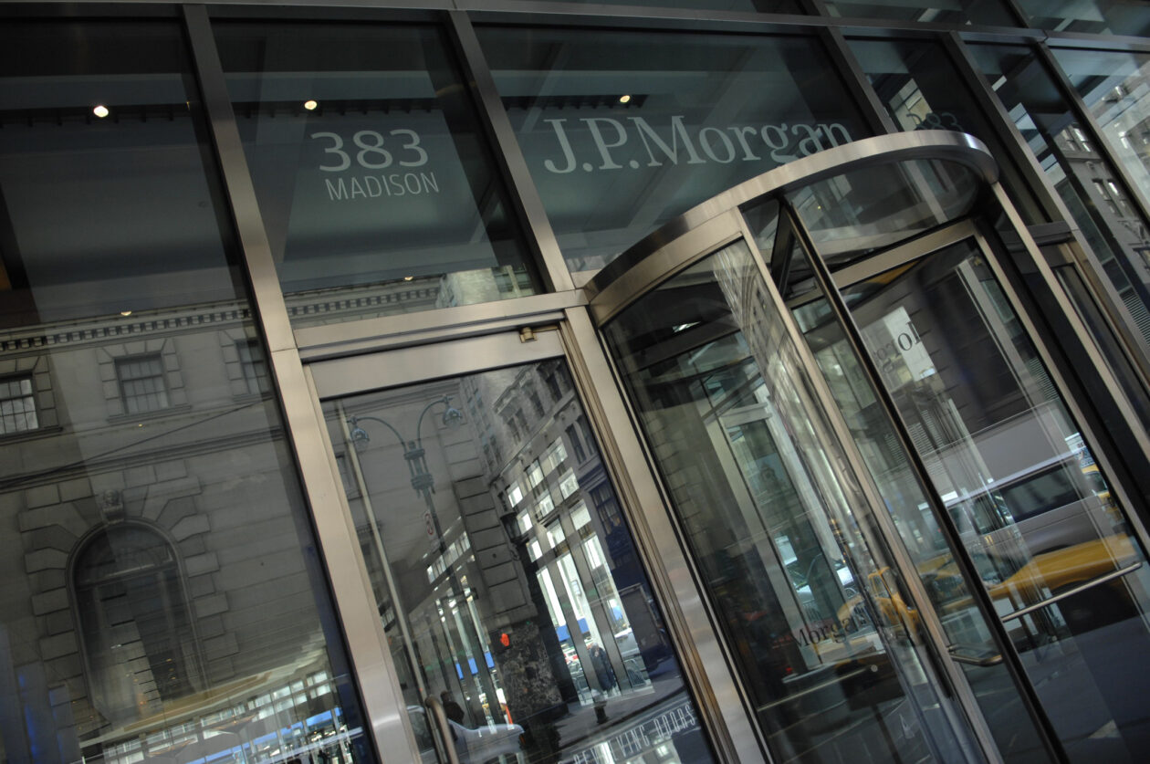 JPMorgan tekee yhteistyötä intialaisten pankkien kanssa lohkoketjupohjaisten maksujen suorittamiseksi: Bloomberg PlatoBlockchain Data Intelligence. Pystysuuntainen haku. Ai.