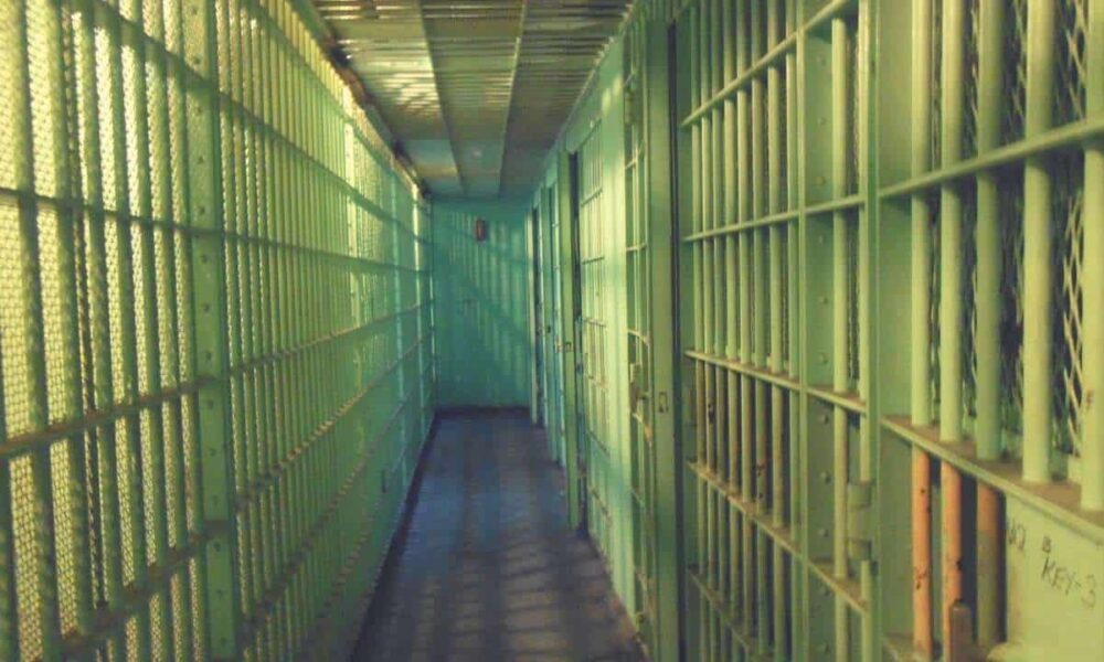 Mees, kes osales Twitteri kurikuulsas 2020. aasta häkkimiskotis, krüptovarguse eest viieaastane vanglakaristus