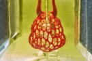 Un model la scară a unui sac de aer care imită plămânii