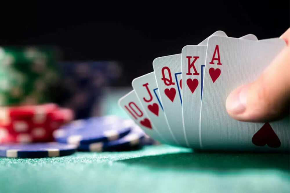 How to Play Poker | BitcoinChaser