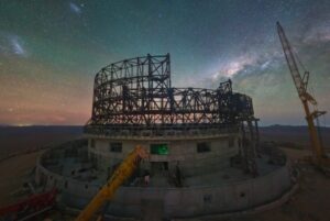 مسؤولون يشيرون إلى منتصف الطريق نحو الانتهاء من التلسكوب الكبير للغاية - عالم الفيزياء