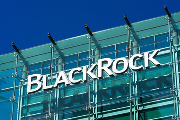 Elemzők: A BlackRock önmagának árt a Coinbase | partnerségével Élő Bitcoin hírek