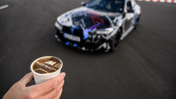 Kør en M4 Coupe i BMW's Mixed Reality-oplevelse - VRScout