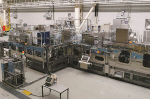 MHI Machinery Systems ofrece un sistema de llenado aséptico de botellas de PET mediante un método de esterilización en dos pasos