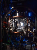 Fysikere måler det elektronelektriske dipolmomentet til enestående presisjon – Physics World