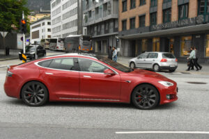 Jailbreak Tesla Membuka Pencurian Fitur Berbayar Dalam Mobil