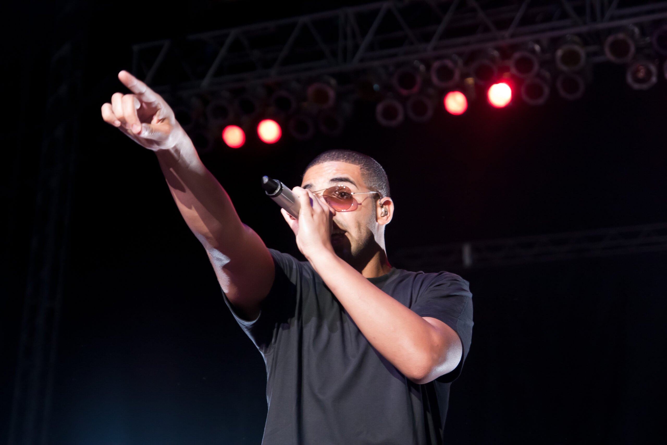 Drake e The Weeknd, creato dall'intelligenza artificiale, non sono idonei per il Grammy PlatoBlockchain Data Intelligence. Ricerca verticale. Ai.