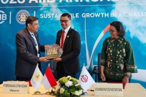 AIIB、PT PLN、PT SMIがインドネシアのエネルギー転換支援で協力
