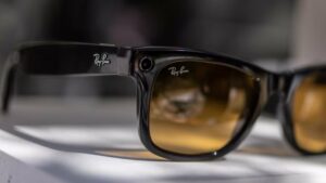 Gli occhiali Ray-Ban di Meta alimentati dall'intelligenza artificiale provocano scalpore sui social media