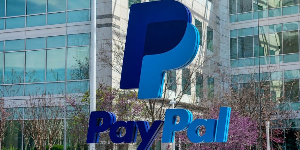 随着稳定币市场跌至 131 亿美元，PayPal 分享第一份 PYUSD 报告 - Decrypt