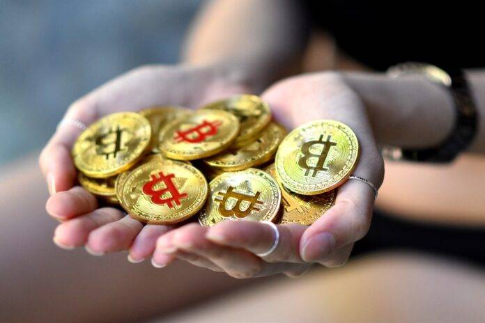 Bitcoin ser 30 dollars, da analytikere forudser en stigning efter ETF