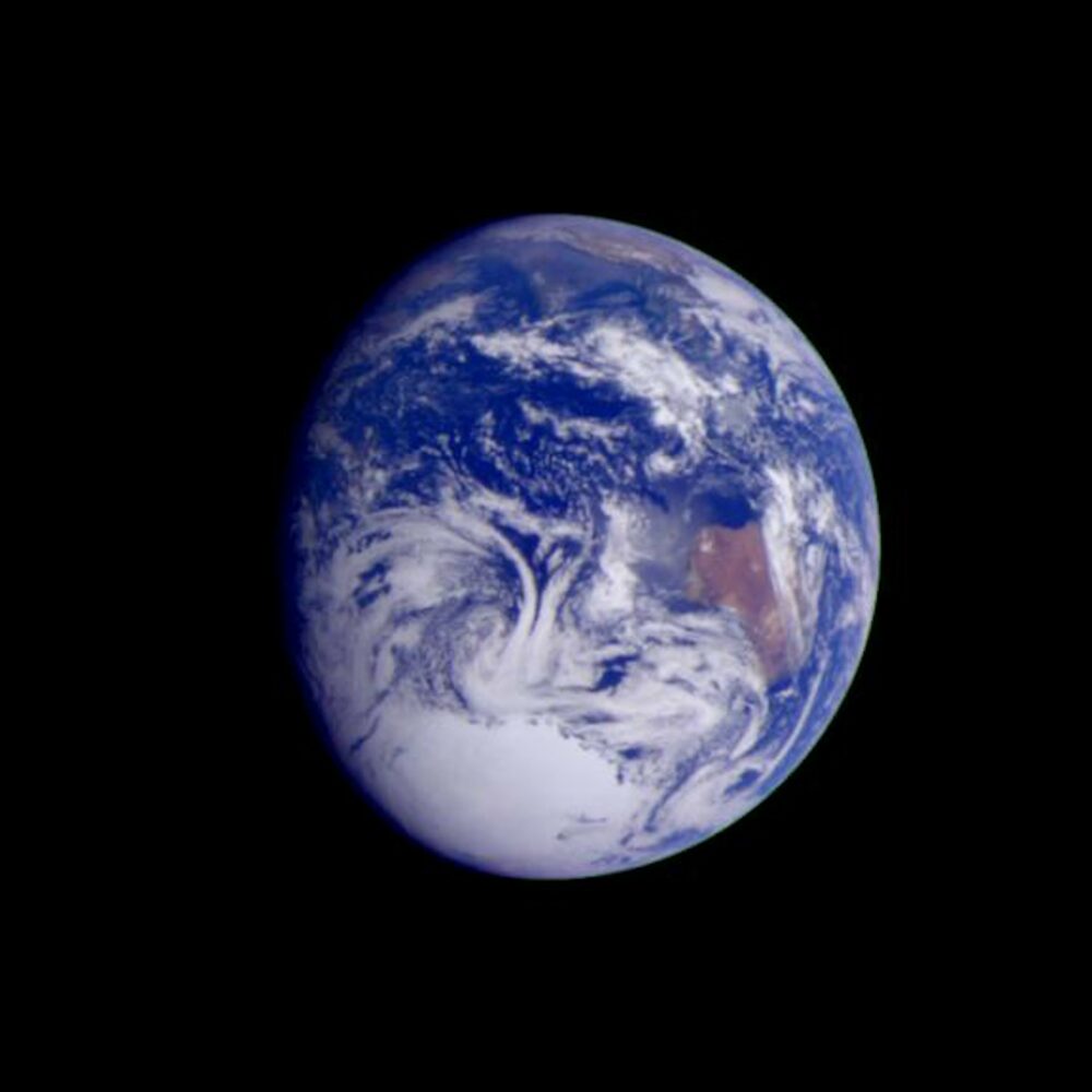 Карл Саган виявив життя на Землі 30 років тому — ось чому його експеримент все ще має значення сьогодні