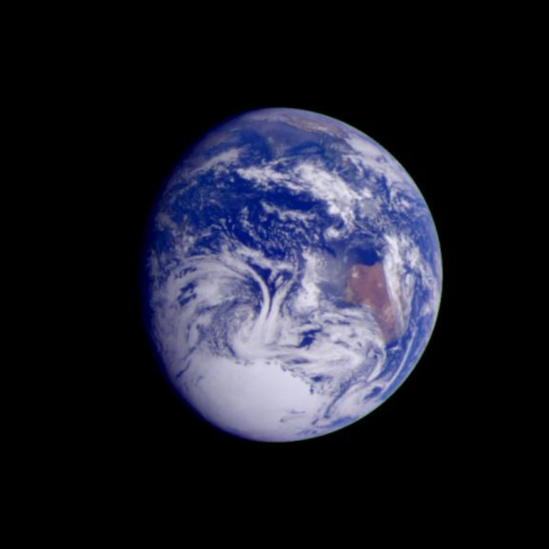 Afbeelding gemaakt door het Galileo-ruimtevaartuig op een afstand van 2.4 miljoen km.