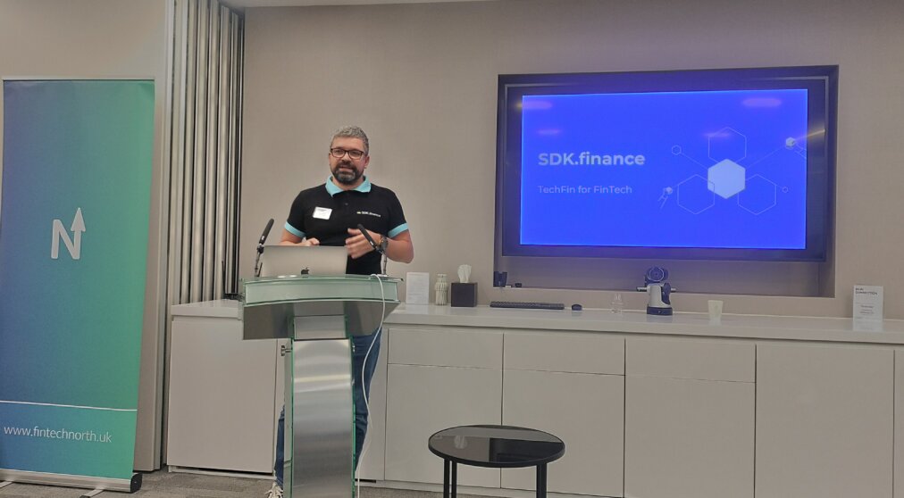 Pavlo Sidelov, CTO ב-SDK.finance, השתתף בתצוגת FinTech North של Leeds Open Mic FinTech