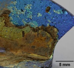 Fotoniske krystaller dannet over tid i gammelt romersk glas – Physics World