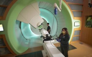 Proton therapy on an upward trajectory while FLASH treatment schemes get ready to shine – Physics World