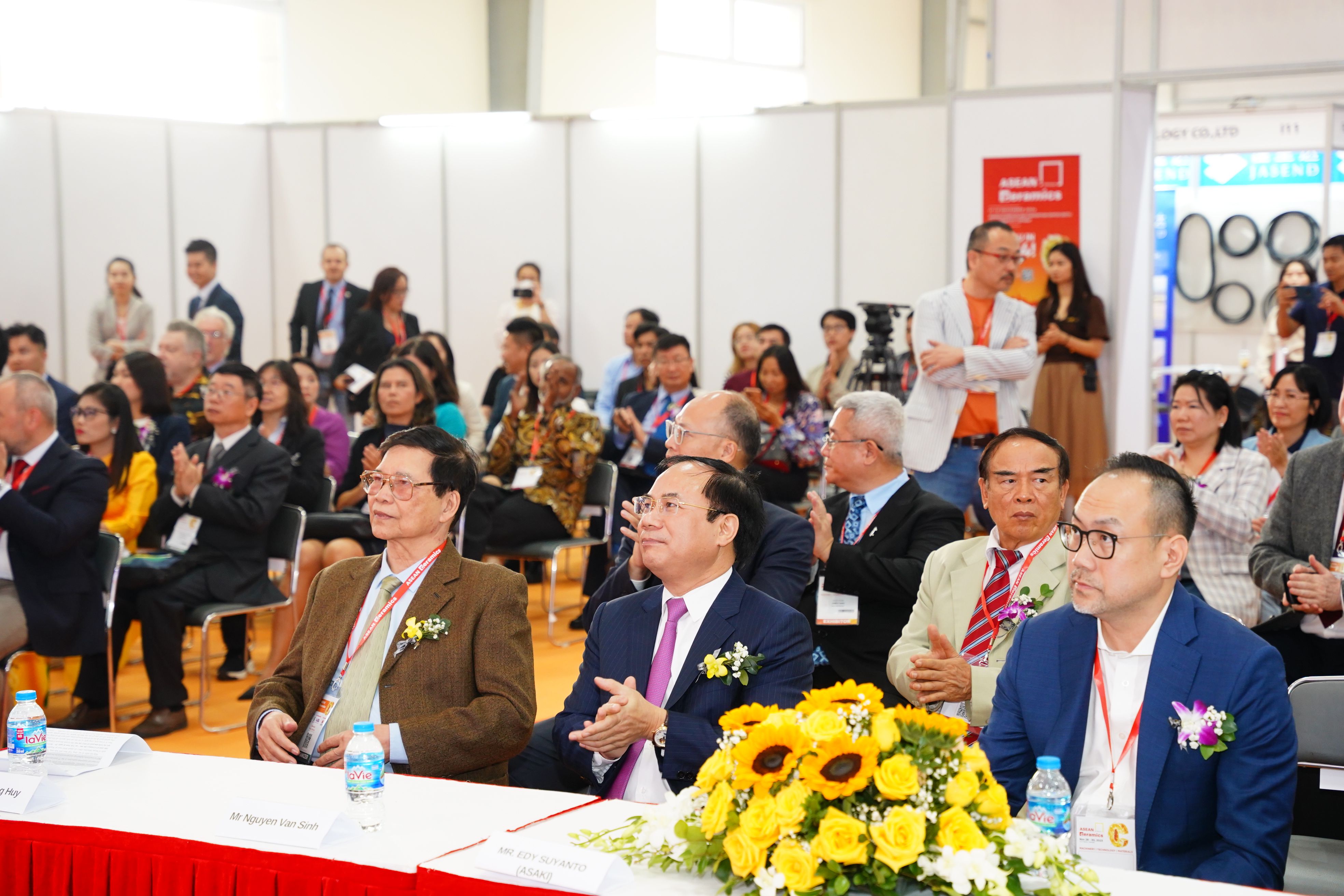 ASEAN Ceramic 2023 Opens with Record-Breaking Exhibitor Turnout and Appreciation Awards surrounded PlatoBlockchain Data Intelligence. Vertical Search. Ai.