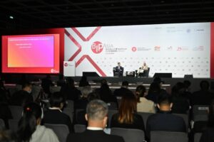 Inovasi di garis depan Forum Bisnis IP Asia ke-13 dan Hari Pengusaha ke-15 di Hong Kong