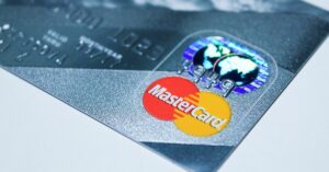 Mastercard twierdzi, że klienci czują się zbyt komfortowo, biorąc pod uwagę dzisiejsze pieniądze na przyjęcie CBDC: CNBC