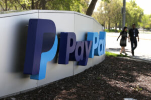 PayPal вызвана в суд из-за стейблкоина PYUSD