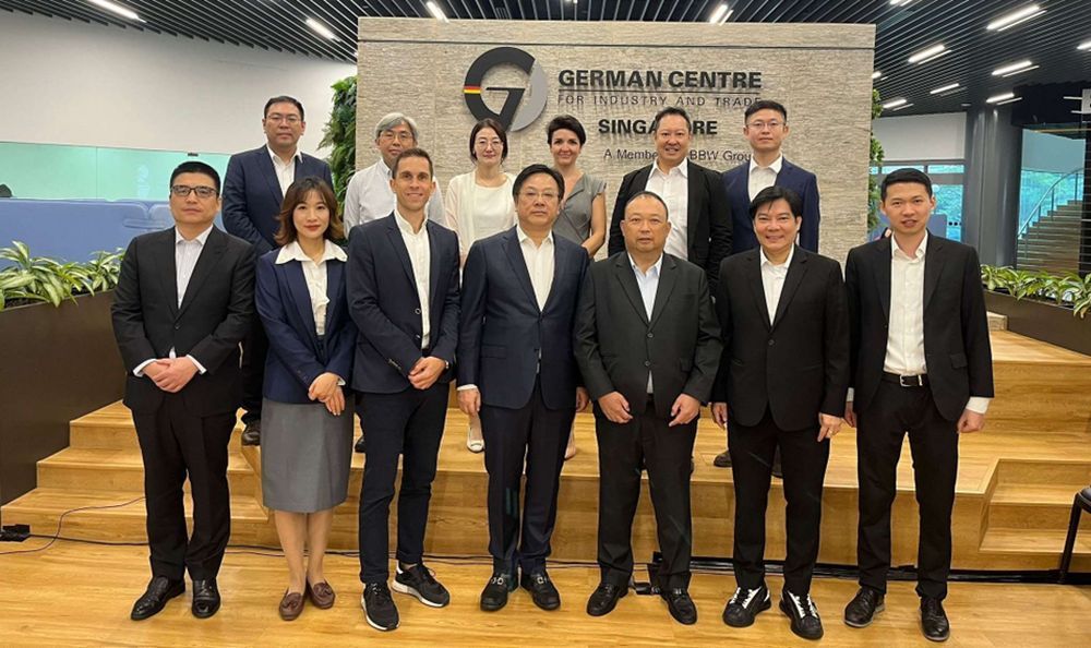 Perwakilan dari AcroMeta, LSI dan Fenglin Group hadir pada acara yang diadakan di German Center Singapura