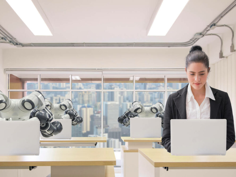 Klepetalni roboti z umetno inteligenco bodo sčasoma postali sodelavci