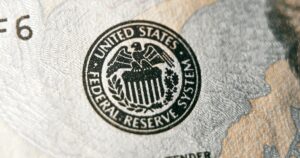 Federal Reserves 2024 rentepause: Et løft for kryptovalutaer og aktier