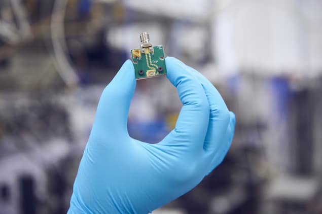 激光在微芯片中进行量子行走 – 物理世界