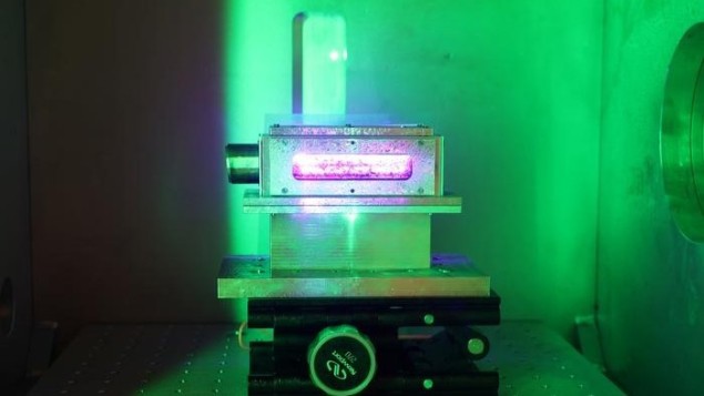 Наночастицы ускоряют лазерный ускоритель кильватерного поля до 10 ГэВ