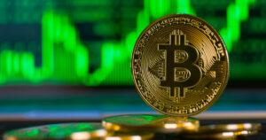 Bitcoin stiger till $43k när ETF-inflöden överstiger säljtrycket