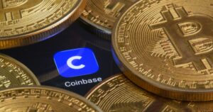 يمثل دور الحضانة الذي تلعبه Coinbase في صناديق الاستثمار المتداولة في Bitcoin Spot الجديدة علامة فارقة في مجال العملات المشفرة