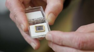Semicondutor baseado em grafeno tem um bandgap útil e alta mobilidade de elétrons – Physics World