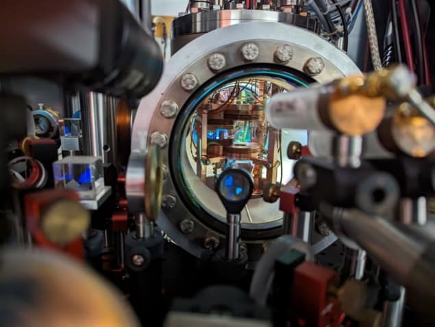 Maskininlärning tar krångel av experiment med kalla atomer – Physics World