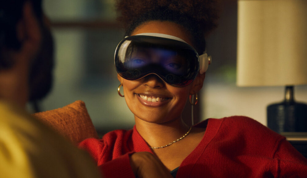 Vision Pro AirPlay'i Destekleyerek İzleyicilerin Neler Olduğunu Görebilmesini Sağlıyor