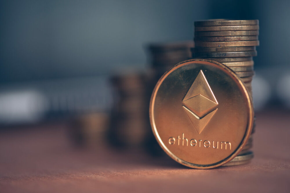 ERC-404 frenzy drives Ethereum gas to eight-month peak
