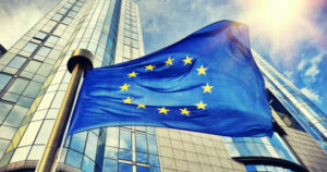 Komisja Europejska stawia sobie za cel dezinformację generowaną przez sztuczną inteligencję przed wyborami
