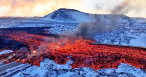 آئس لینڈ کے پھٹنے کی سائنس دانوں کی جان بچانے والی پیشین گوئی کے اندر | کوانٹا میگزین
